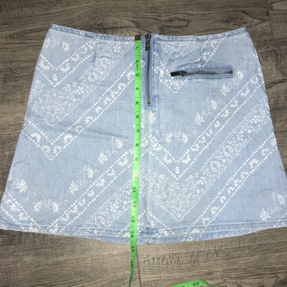 🎉HP🎉Urban Outfitters Light washed Printed Skirt - Picture 5 of 7